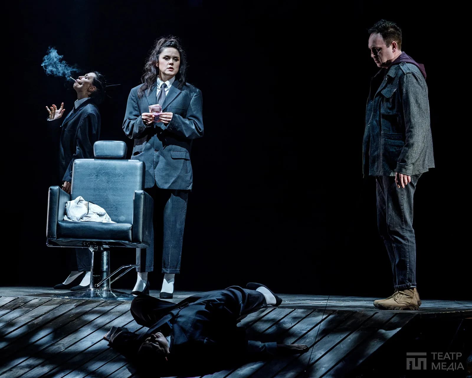 “Перукарки” на сцені Молодого театру: коли контекст важливий — 3