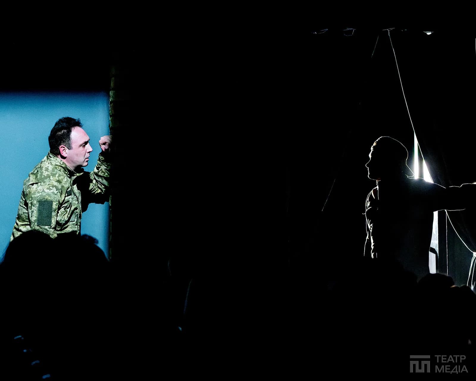 “Перукарки” на сцені Молодого театру: коли контекст важливий — 7