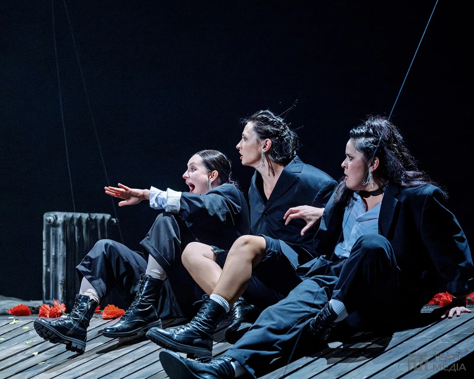 “Перукарки” на сцені Молодого театру: коли контекст важливий — 5