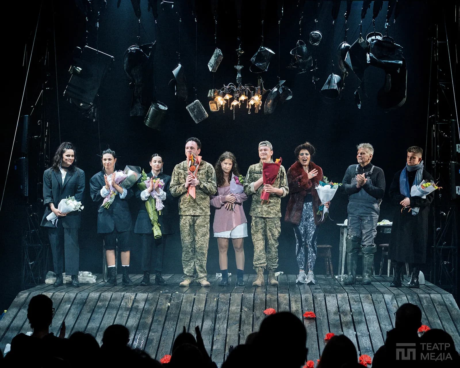 “Перукарки” на сцені Молодого театру: коли контекст важливий — 7